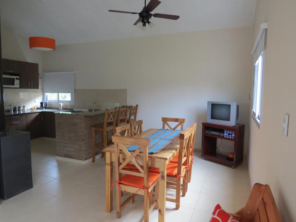 Kuchyň nebo kuchyňský kout v ubytování Casa en Villa Los Aromos