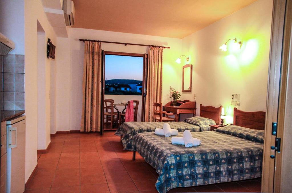 Lyda Hotel - Estudio Con Vista De Jardín (3 Adultos + 1 Niño)