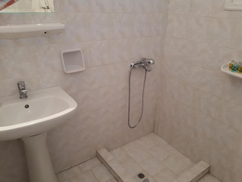 Hotel Paradisos Oia - 4