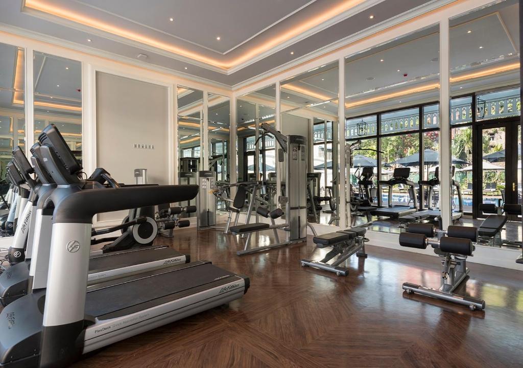Fitness centrum a/nebo fitness zařízení v ubytování The Strand, Yangon
