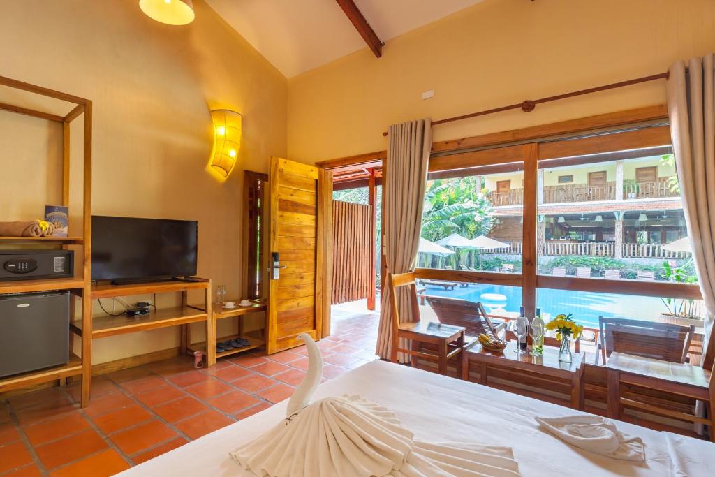 Bungalow Cạnh Hồ bơi