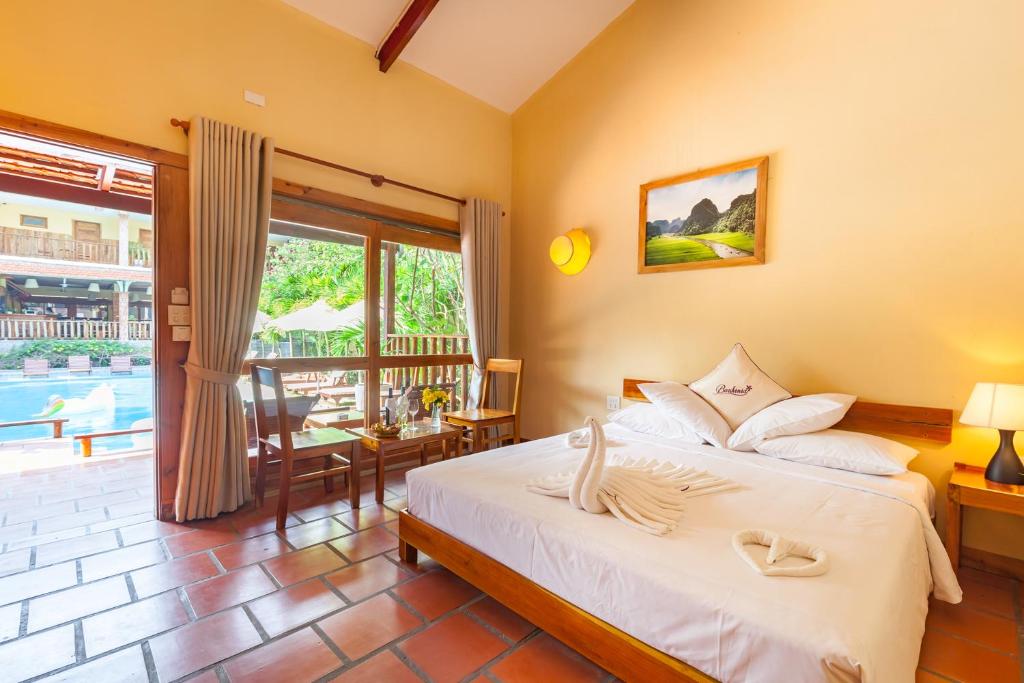 Bungalow Cạnh Hồ bơi