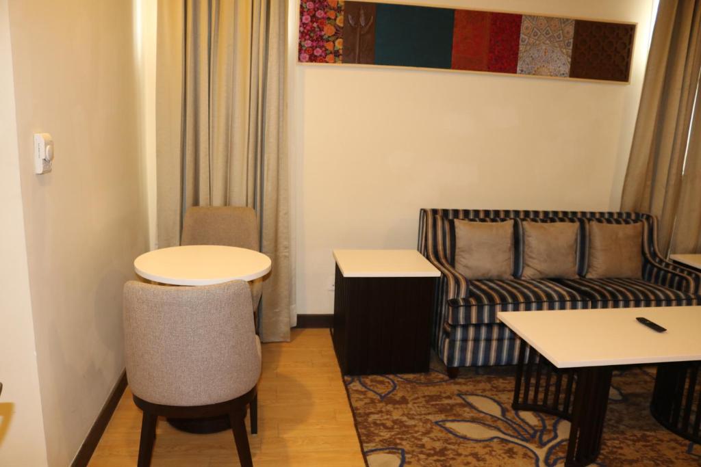 Posezení v ubytování Radisson Srinagar