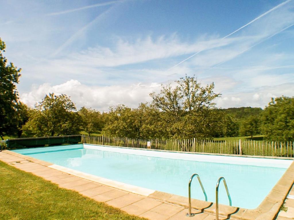 La alberca dentro o cerca de Luxurious Mansion with Swimming Pool in Aquitaine