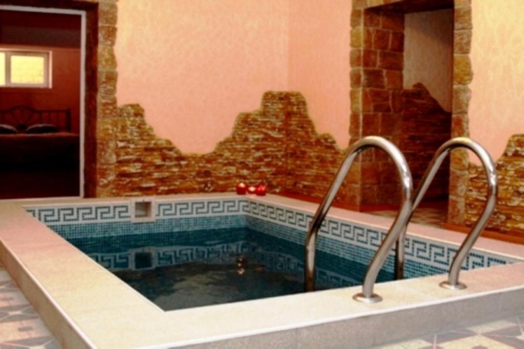 Bazén v ubytování Edem Hotel nebo v jeho okolí