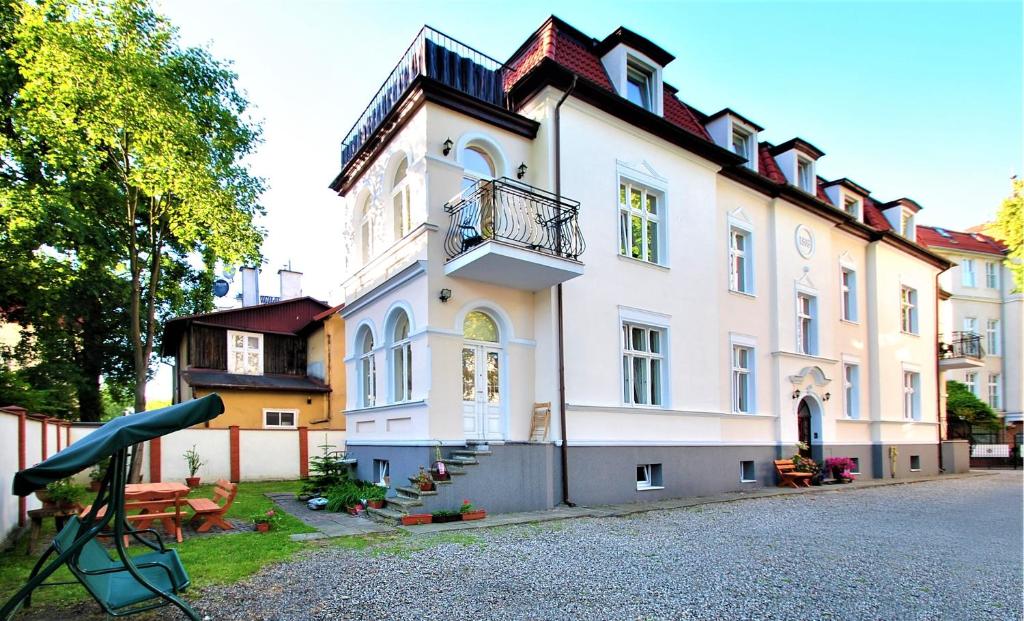Budova, v ktorej sa apartmán nachádza