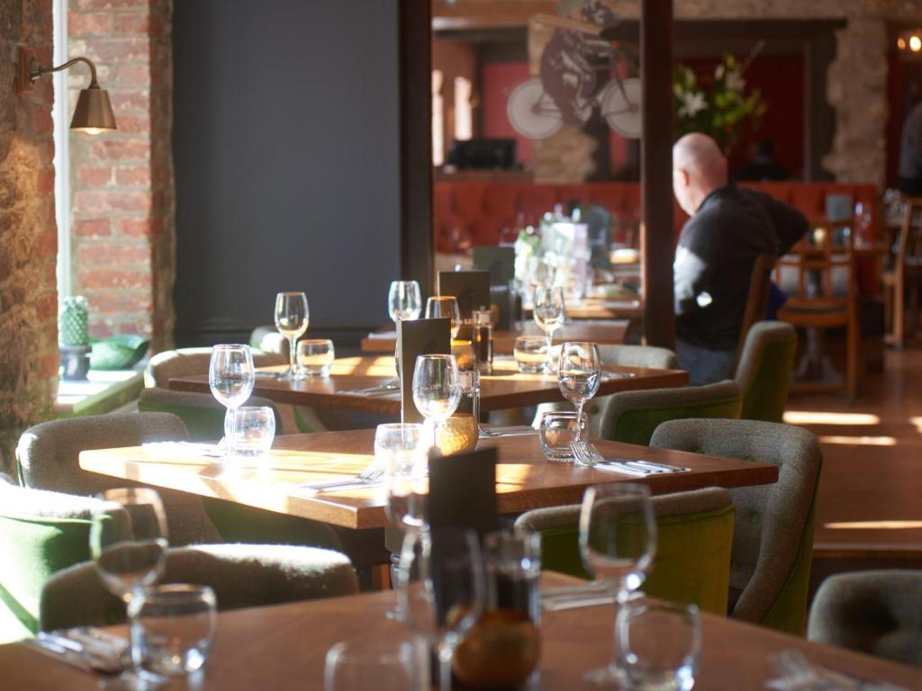 Bear and Ragged Staff - Resim 12