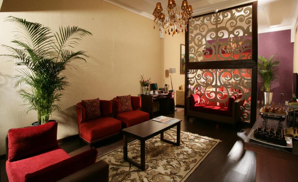 Istumisnurk majutusasutuses Ramada Hotel & Suites by Wyndham Ajman