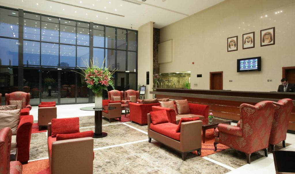 Istumisnurk majutusasutuses Ramada Hotel & Suites by Wyndham Ajman