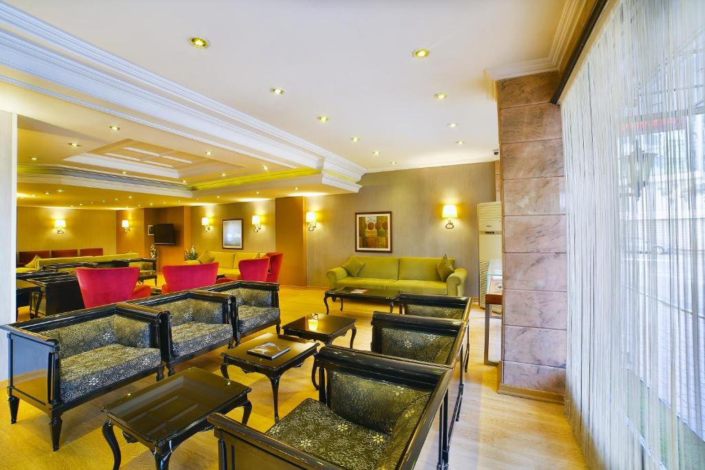 Posezení v ubytování Hotel Grand Emin