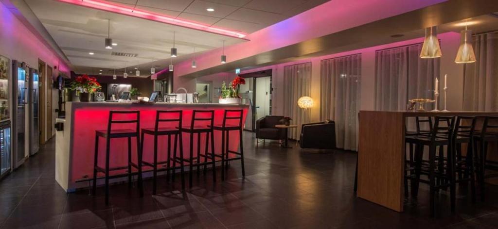 Lounge nebo bar v ubytování Hotell Villa Sparta