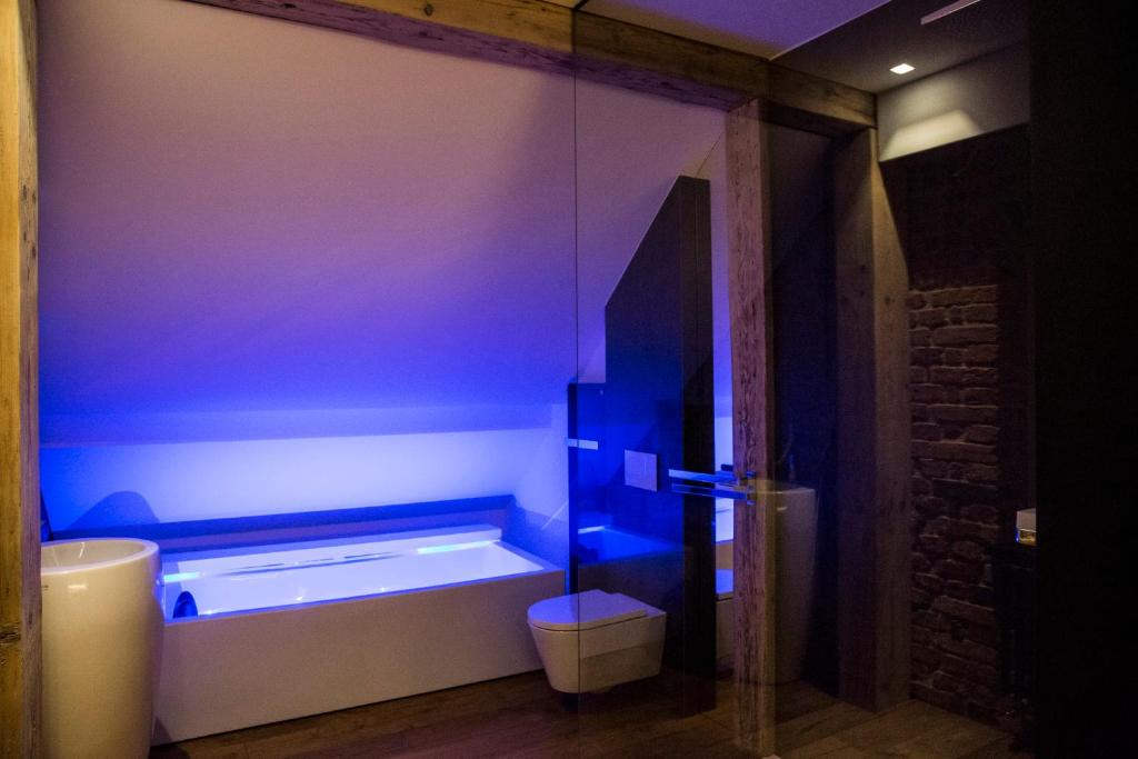 Koupelna v ubytování Hotel Nicolaus