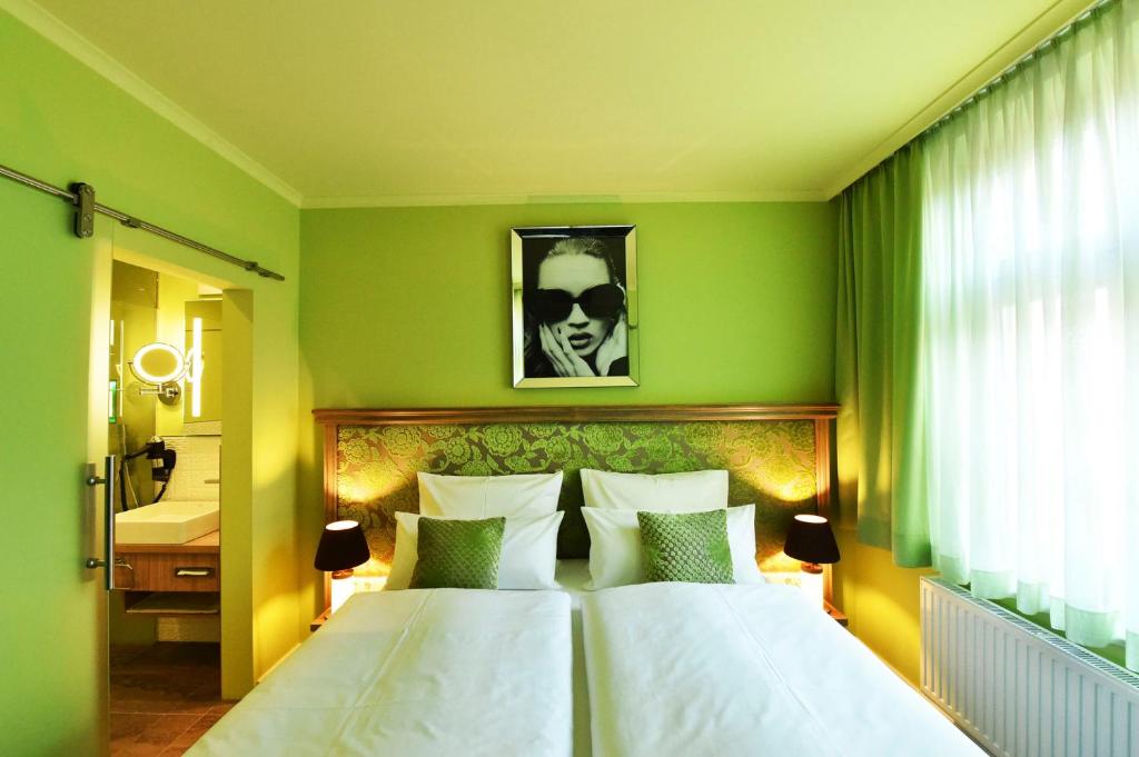 MOMENTS Boutique Hotel - 10