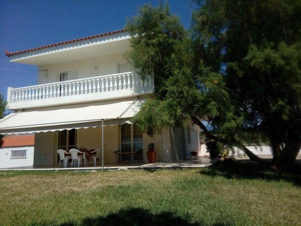 Budova, v ktorej sa dom na vidieku nachádza