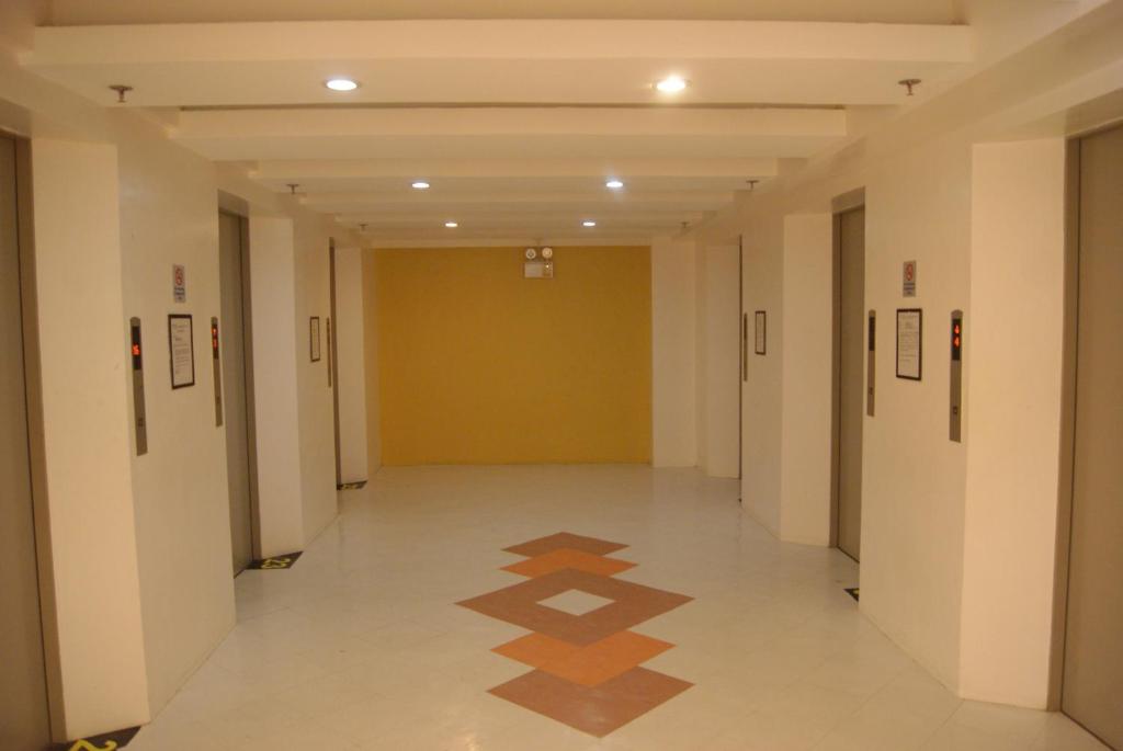 Saint Croix at Tagaytay Prime Residences - Apartment With Balcony