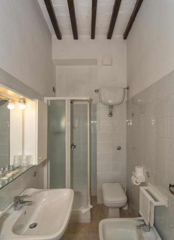 Koupelna v ubytování Hotel Amalfitana