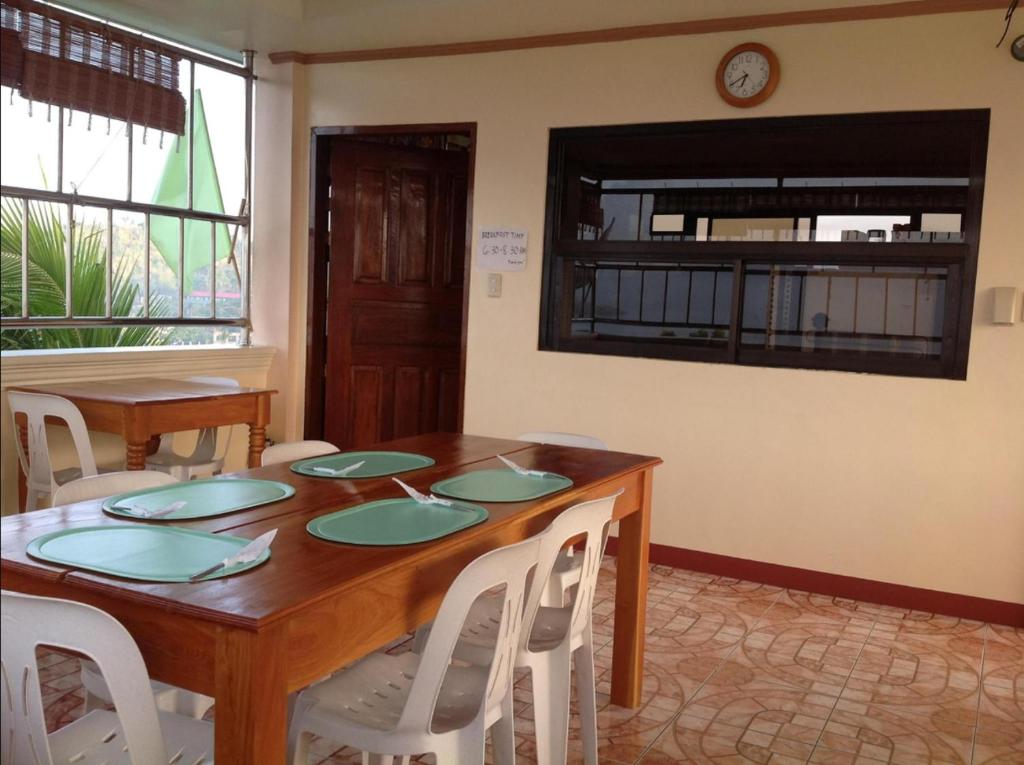 Fotografie z fotogalerie ubytování Divine Castle Travelers Inn v destinaci Coron