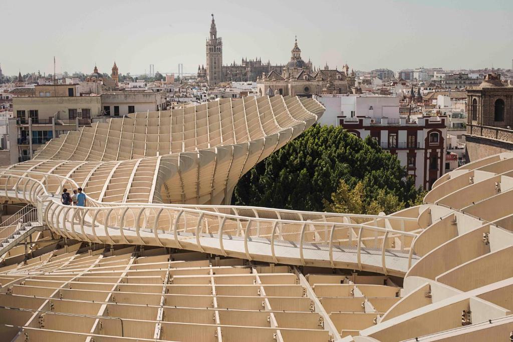 Výhľad na mesto Sevilla alebo výhľad na mesto priamo z penziónu