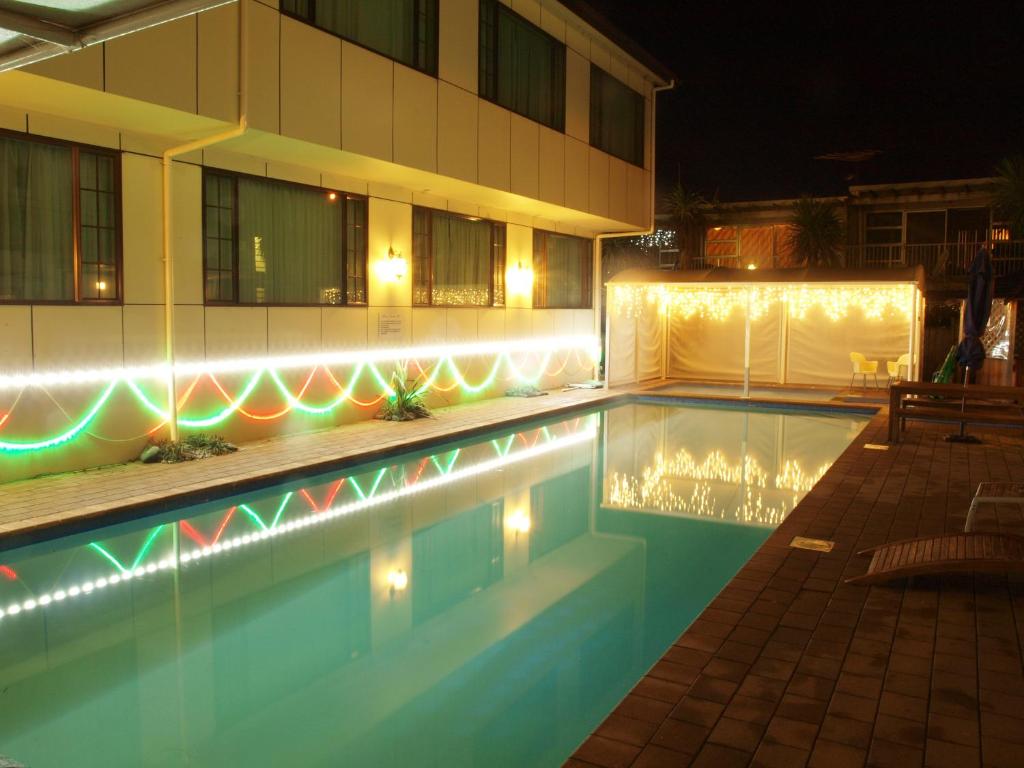 Bazén v ubytování Albany Rosedale Motel nebo v jeho okolí
