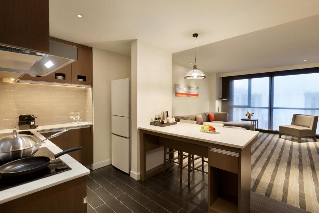 Kuchyň nebo kuchyňský kout v ubytování Hyatt House Shanghai New Hongqiao