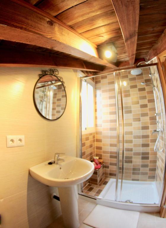 Kúpeľňa v ubytovaní carmen apartments