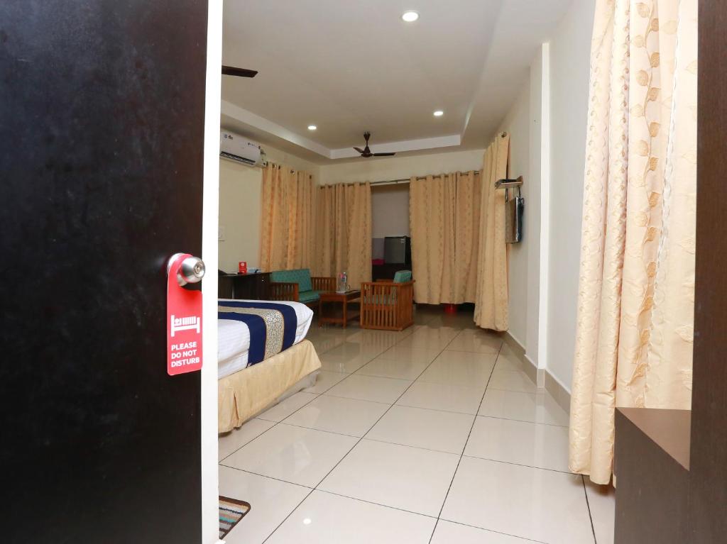 Postel nebo postele na pokoji v ubytování Sophiya Suites