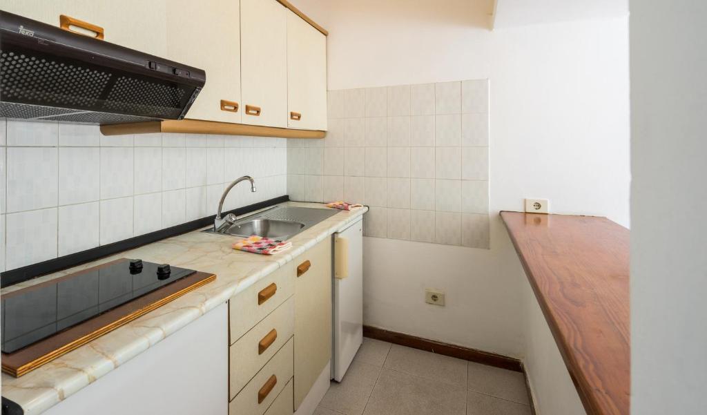 Kuchyň nebo kuchyňský kout v ubytování BLUESEA Hotel Los Fiscos