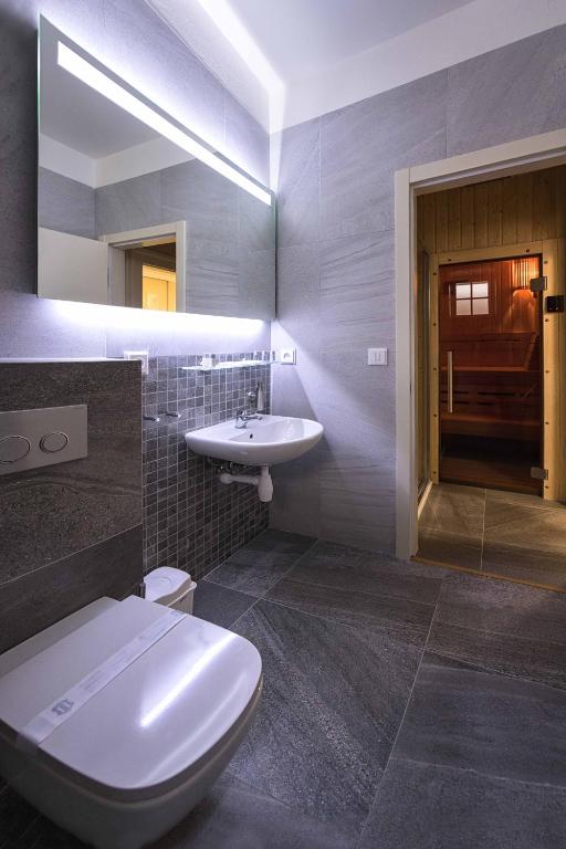 Koupelna v ubytování Wellness Hotel Republika 24 Apartments