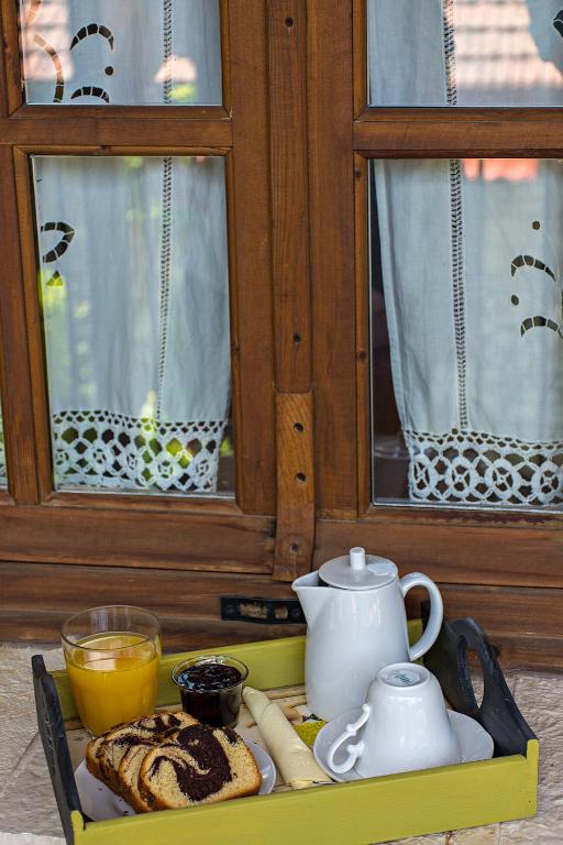 Příslušenství pro přípravu čaje a kávy v ubytování Guesthouse Gonia