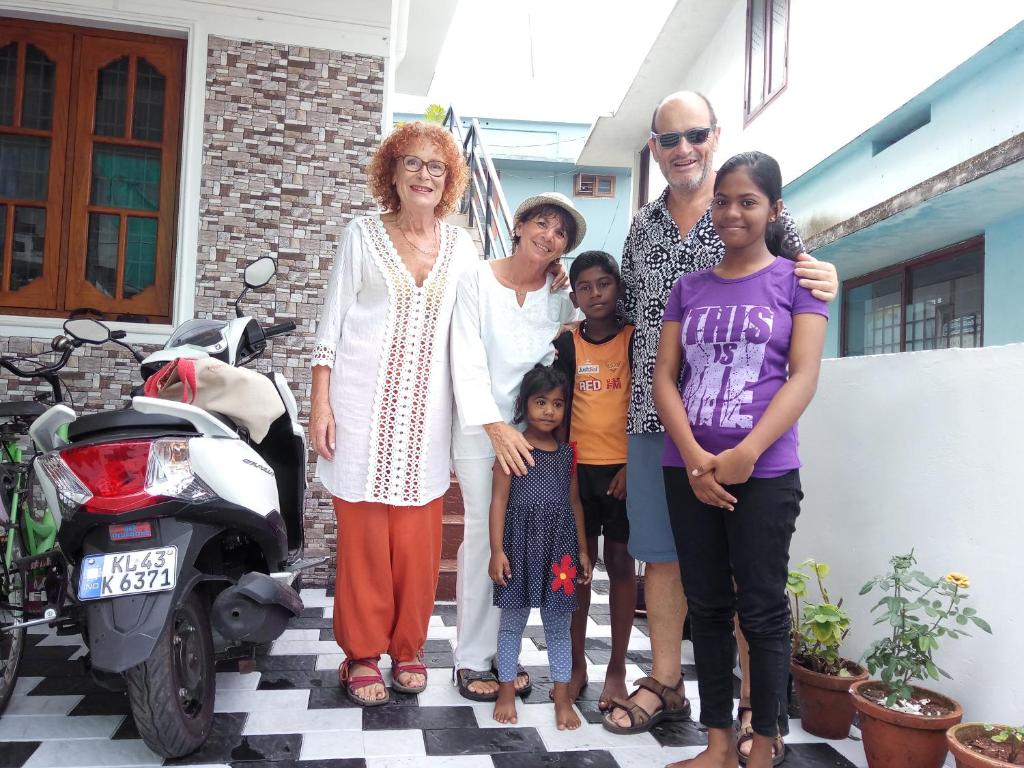 Rodina v ubytování Janatha Homestay