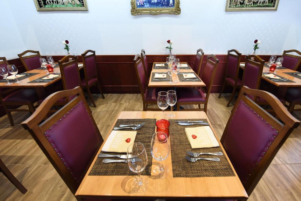Restoran või mõni muu söögikoht majutusasutuses Hotel Dufour