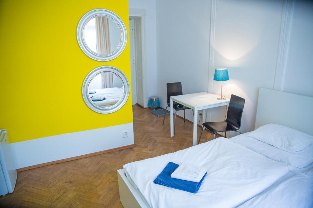 Postel nebo postele na pokoji v ubytování Budget Apartment