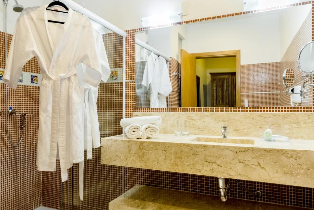  Hotel Mil Flores