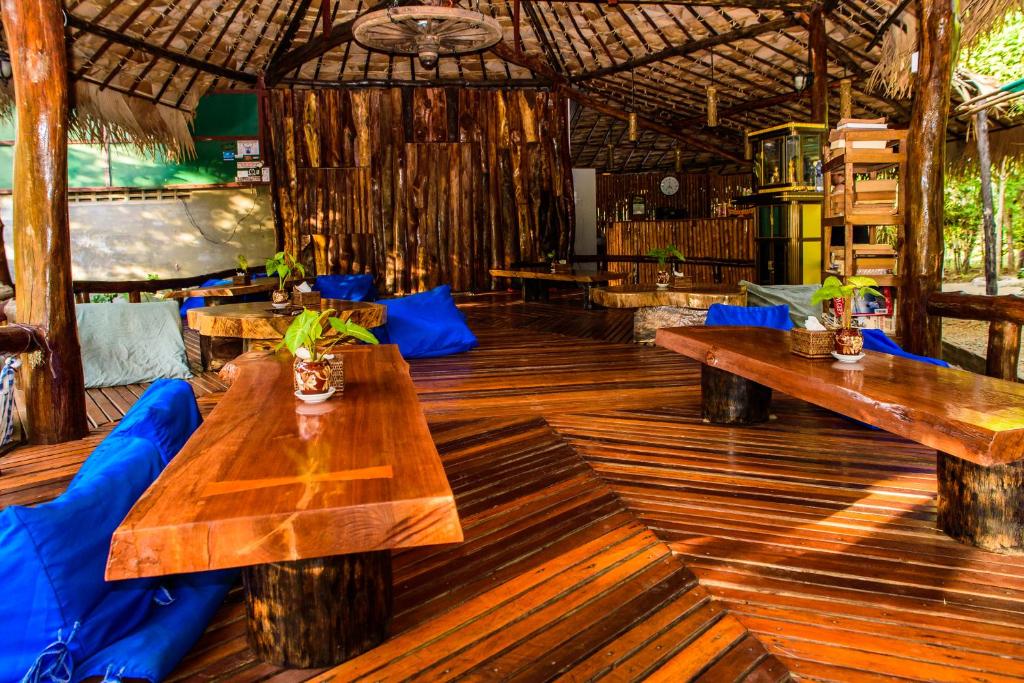 A restaurant or other place to eat at Coconut Guest House