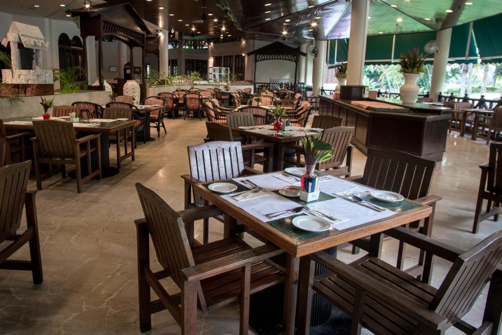 Restaurace v ubytování Le Grandeur Palm Resort Johor