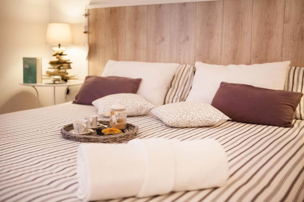 Кровать или кровати в номере CircEea Beach B&B
