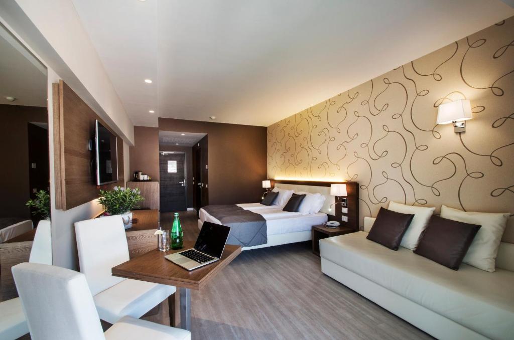 Posezení v ubytování Hotel Bisesti ***S