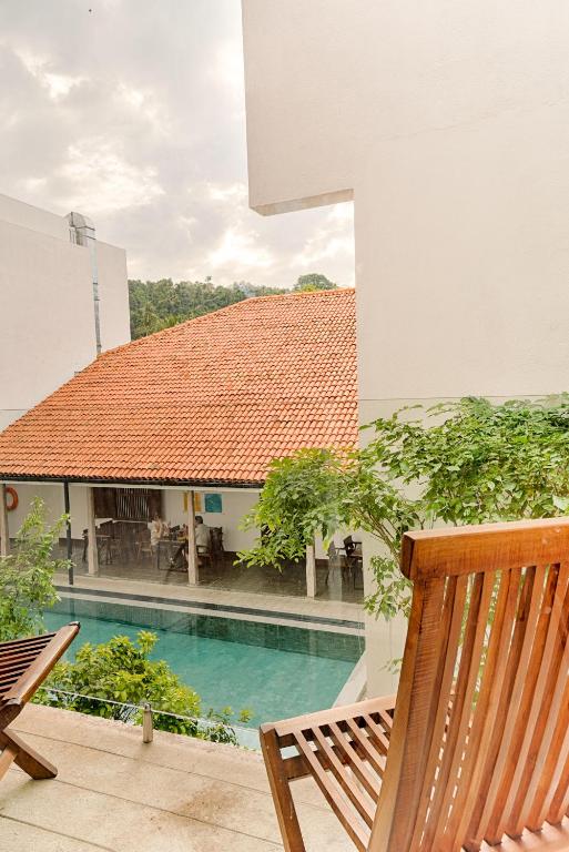Bazén v ubytování Hotel J, Unawatuna nebo v jeho okolí