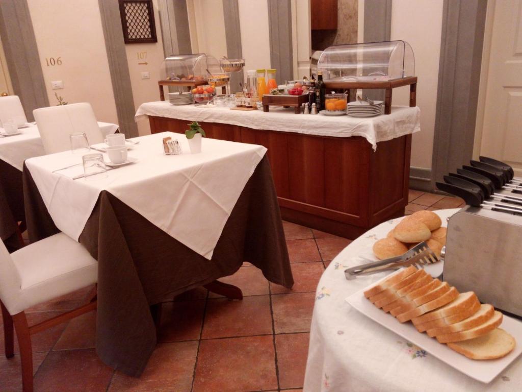 Hotel Renaissance - Resim 14