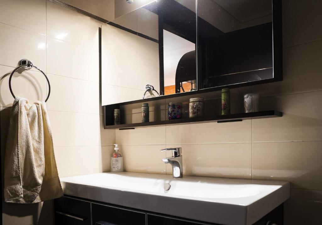 Villa d'Irene-near athens airport , 200 meters from the beach davis - 15