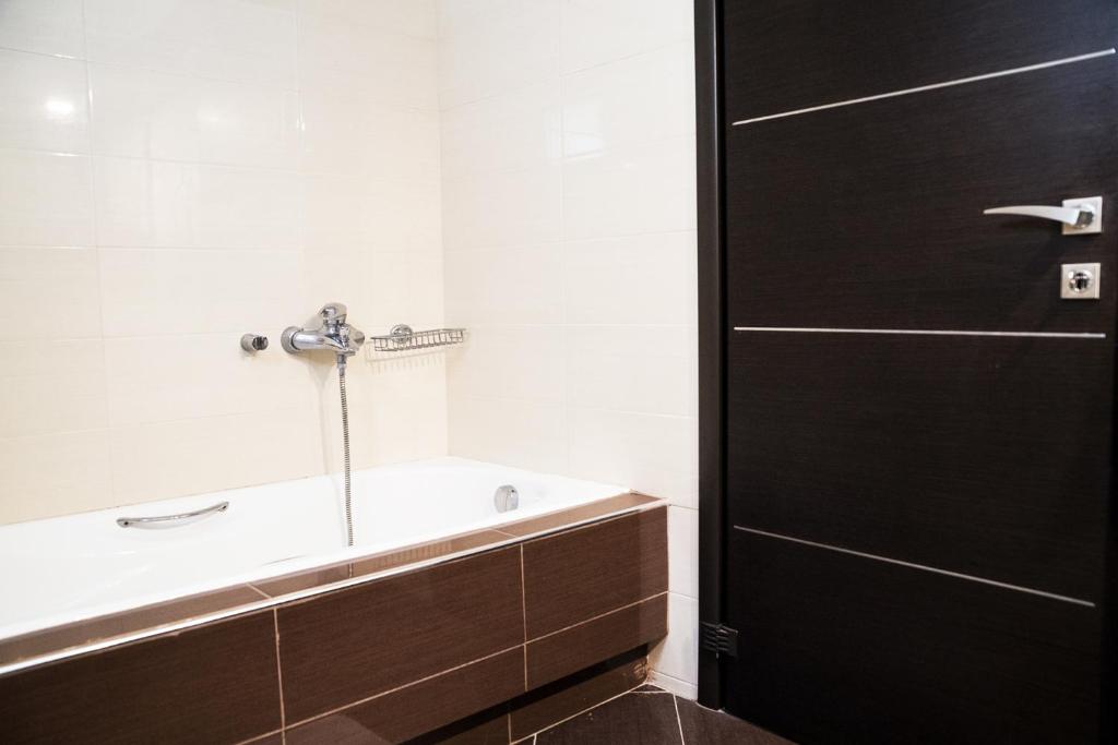 Villa d'Irene-near athens airport , 200 meters from the beach davis - 8