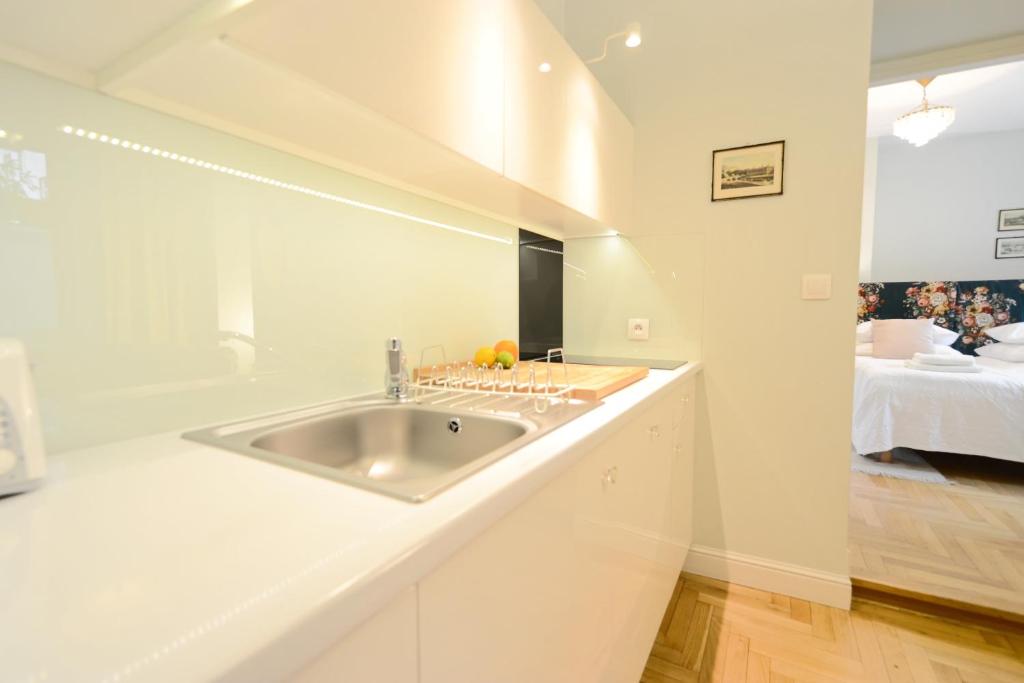 Crystal Suites Chez Helena - 3