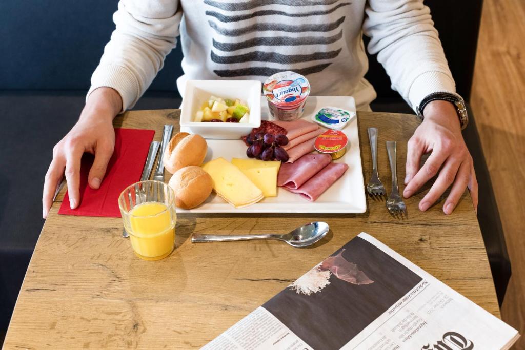 Jídlo v hotelu nebo okolí