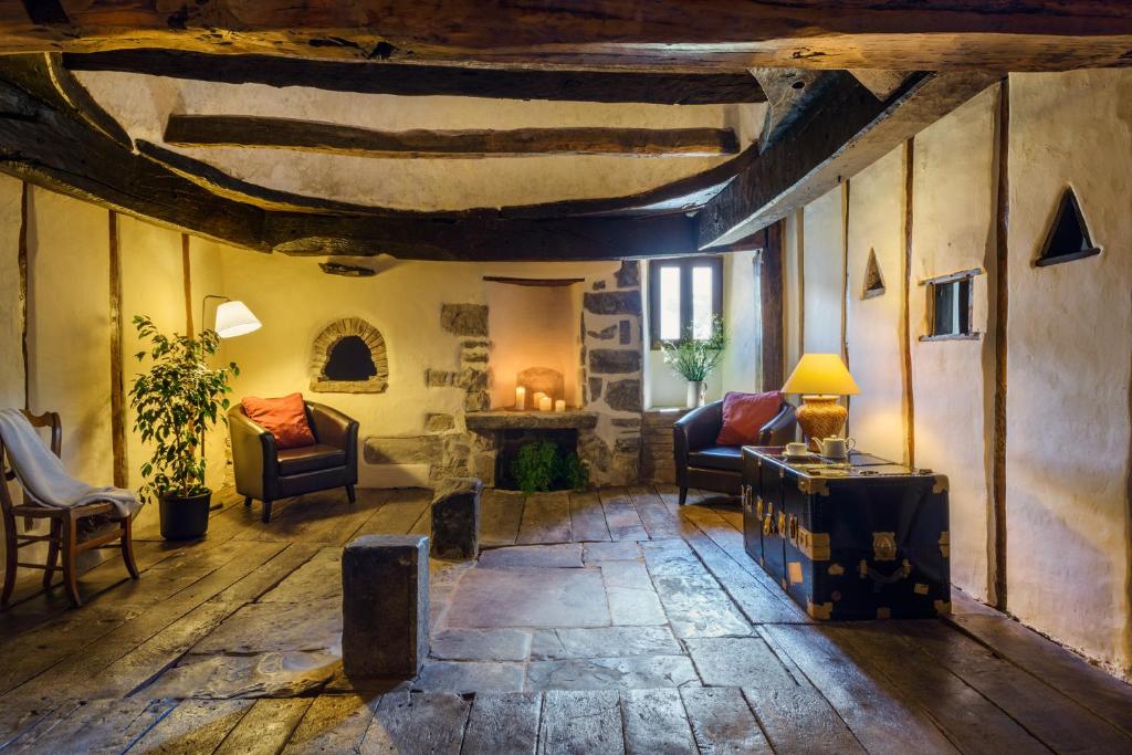 Posezení v ubytování Hotel Akerreta