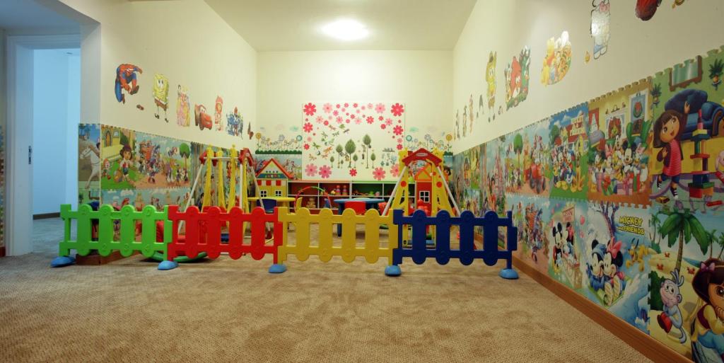 Ramada Hotel & Suites by Wyndham Ajman - Resim 35