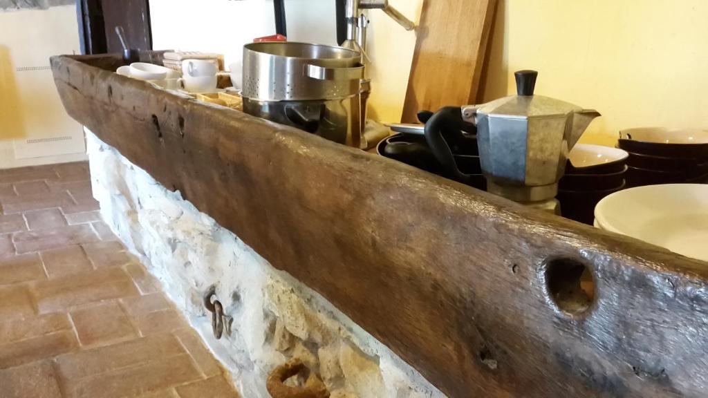 Příslušenství pro přípravu čaje a kávy v ubytování Bioagriturismo Poderaccio