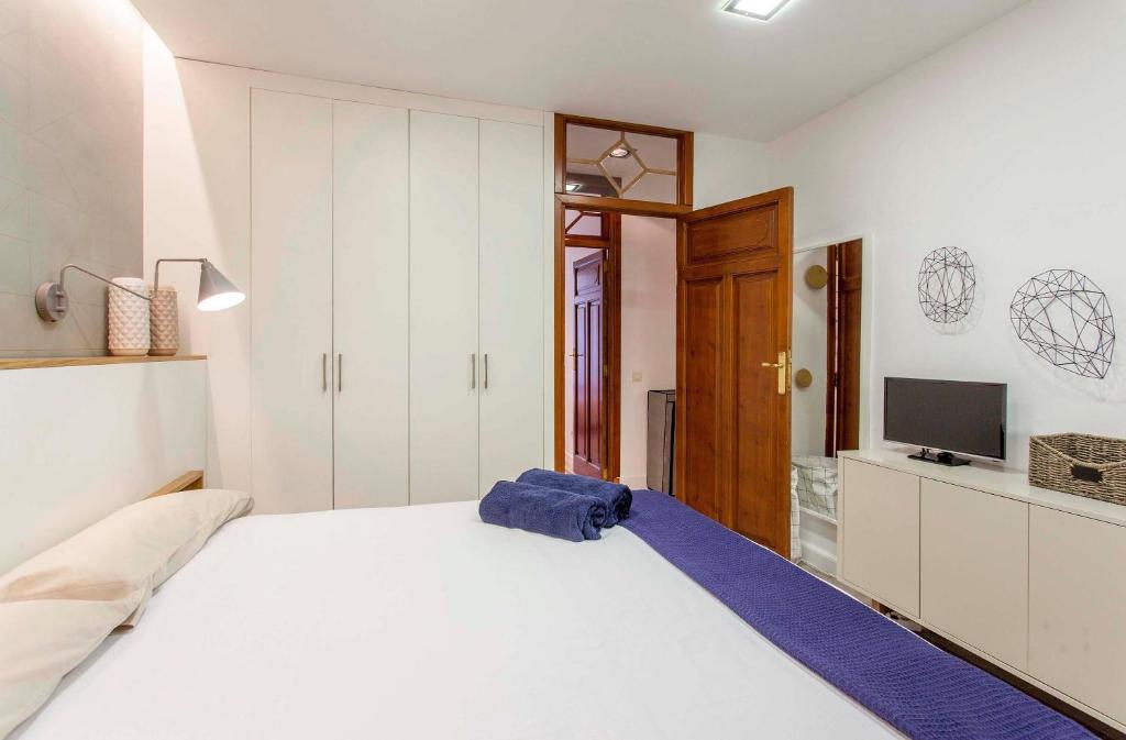 Apartment Valencia Flat Rental Ensanche 1, Spain - Booking.com