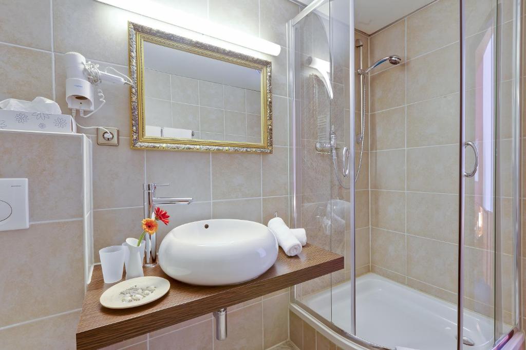 Bavaria Hotel Münchner Hof Superior - Resim 16