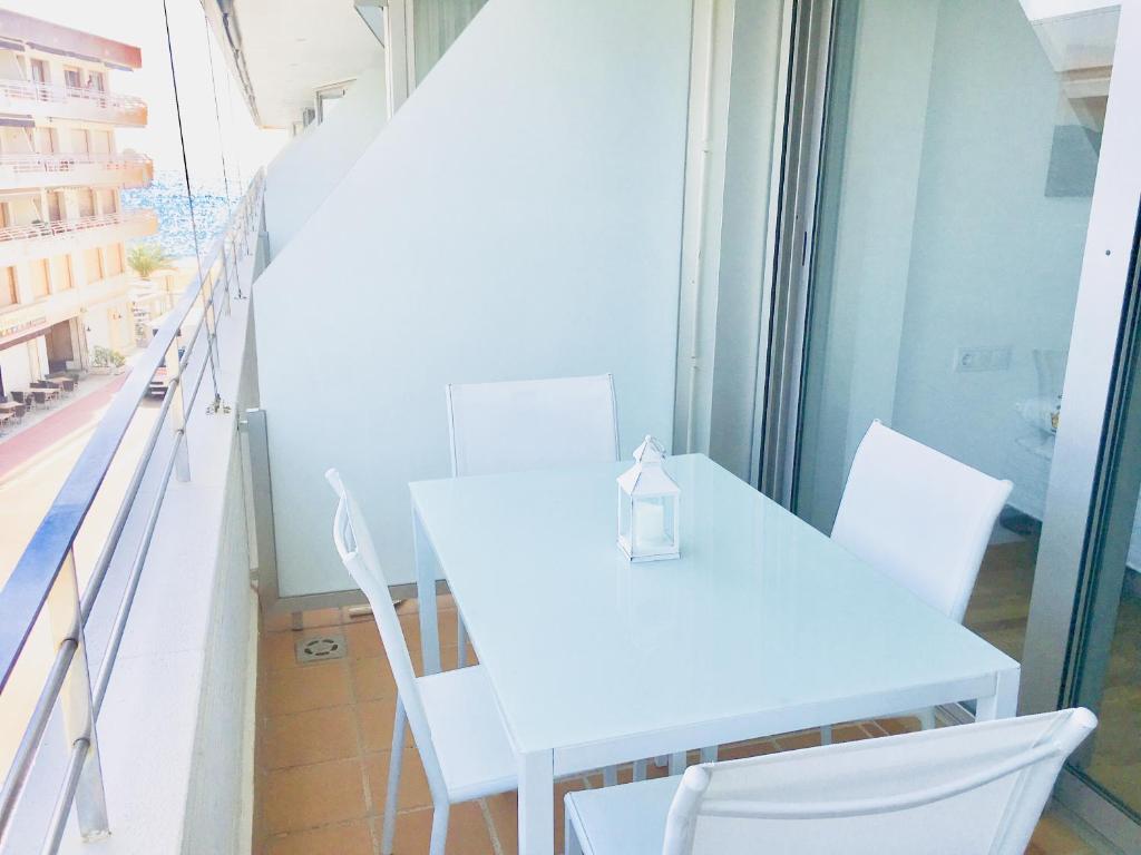 Balkón alebo terasa v ubytovaní Ancora Frontbeach Luxury Apartment
