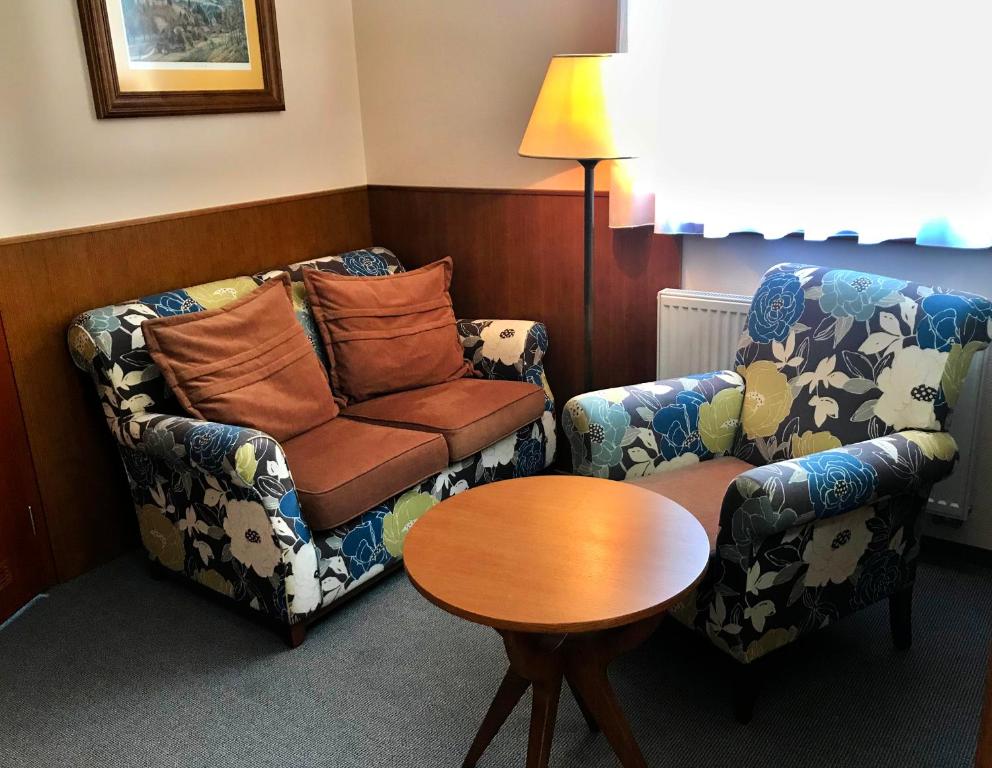Posezení v ubytování Hotel Na Dolině